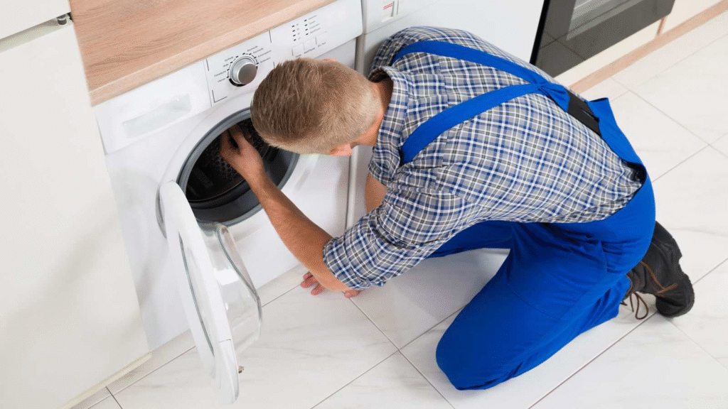 appliance-repair-engineer-fb
